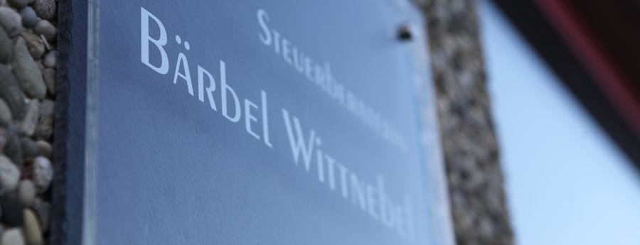 Schild Eingangstür Steuerberaterin Bärbel Wittnebel